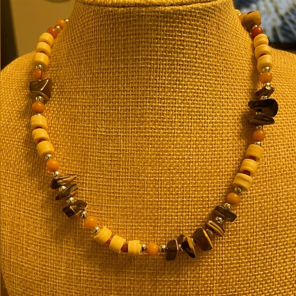 Boho bead and stone necklace - Picture 5 of 5